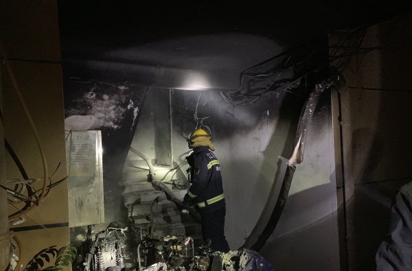老小区深夜失火 电瓶车私拉乱接充电惹祸